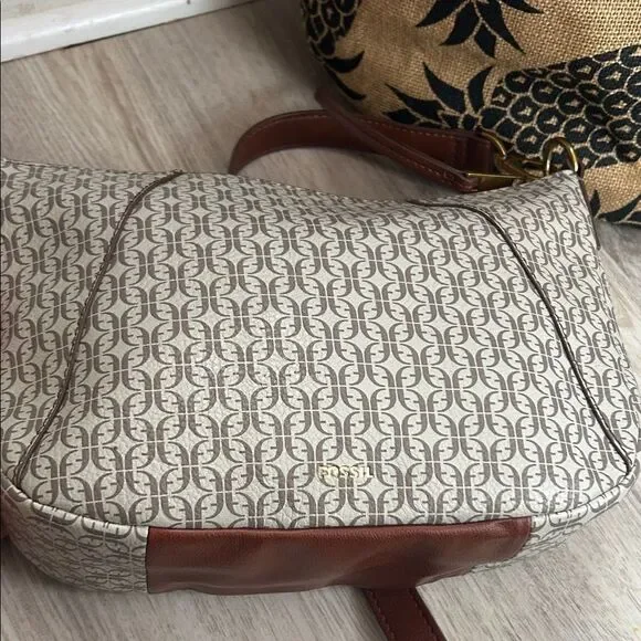 Fossil Skylar crossbody Cream and Brown preloved ❤️EUC Any questions - Picture 11 of 17